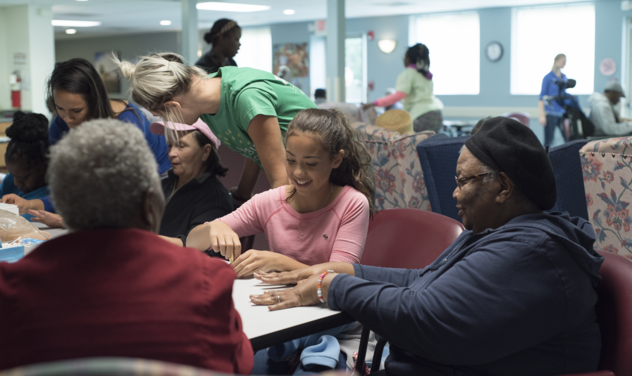 children volunteering Besa